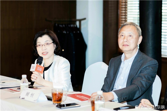 航！联动专家高校发起首个护肤公益项目OG真人游戏达尔肤痤疮研究基金再启(图5)